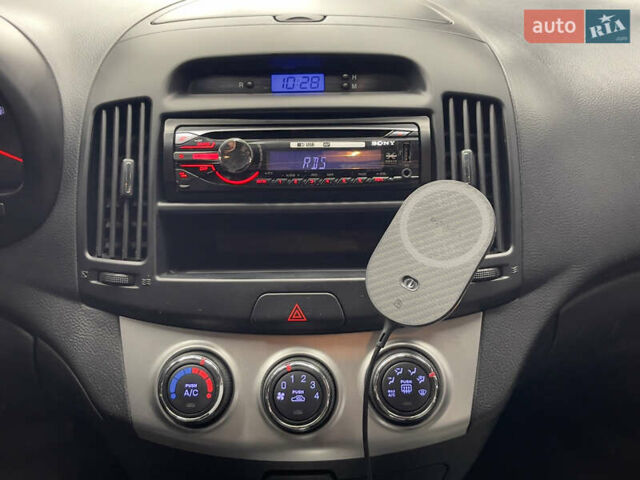 Хендай Элантра 2010 в Харькове на Automoto.ua Хендай Элантра, объемом двигателя 1.59 л и пробегом 166 тыс. км за 7000 $, фото 17 на Automoto.ua