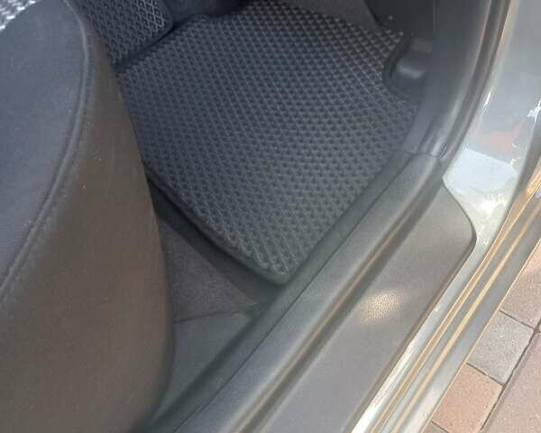 Хендай Элантра 2010 в Киеве на Automoto.ua Хендай Элантра, объемом двигателя 1.6 л и пробегом 112 тыс. км за 8700 $, фото 16 на Automoto.ua