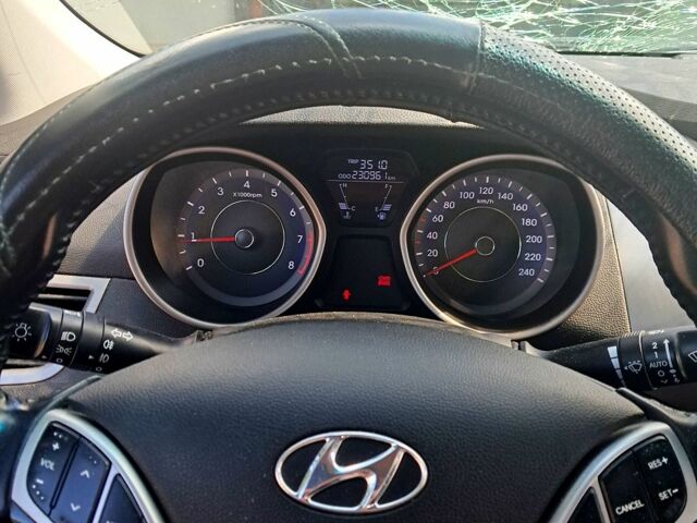 Хендай Елантра, об'ємом двигуна 1.8 л та пробігом 230 тис. км за 3700 $, фото 4 на Automoto.ua