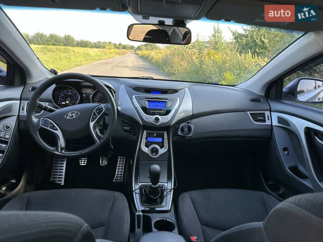 Хендай Элантра, объемом двигателя 1.8 л и пробегом 175 тыс. км за 7500 $, фото 6 на Automoto.ua