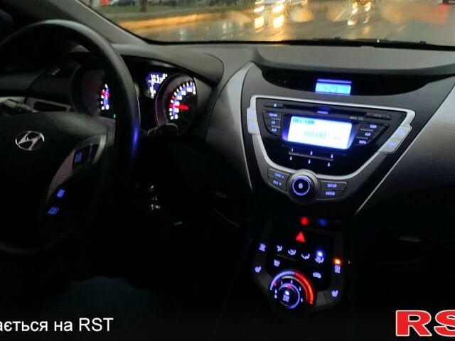 Хендай Элантра, объемом двигателя 1.6 л и пробегом 63 тыс. км за 9800 $, фото 13 на Automoto.ua