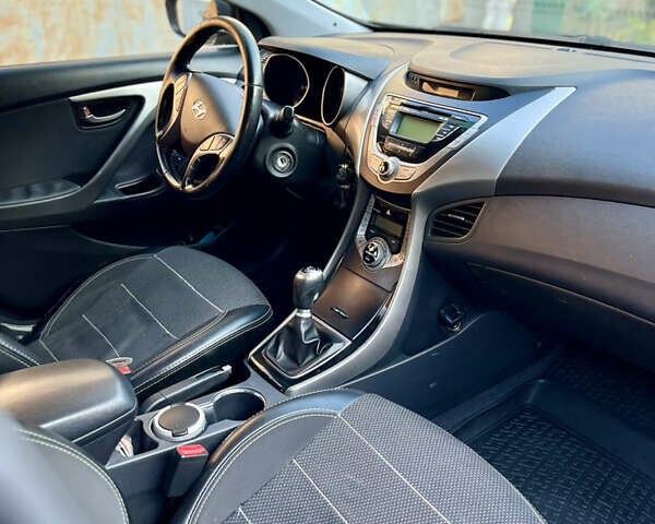 Хендай Елантра, об'ємом двигуна 1.8 л та пробігом 190 тис. км за 7300 $, фото 12 на Automoto.ua