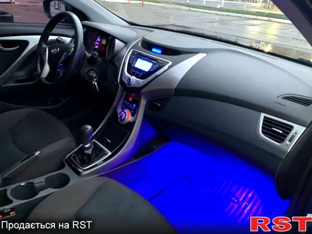 Хендай Элантра, объемом двигателя 1.6 л и пробегом 65 тыс. км за 11500 $, фото 12 на Automoto.ua