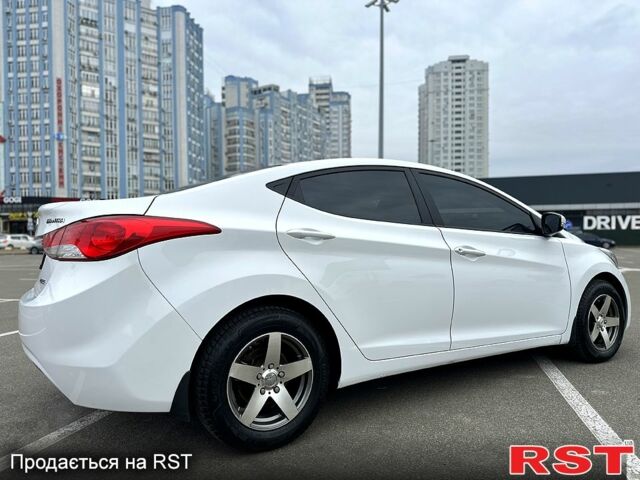 Хендай Елантра, об'ємом двигуна 1.6 л та пробігом 107 тис. км за 9700 $, фото 5 на Automoto.ua