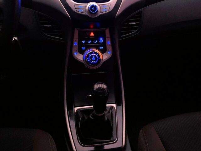 Хендай Элантра, объемом двигателя 1.6 л и пробегом 65 тыс. км за 11500 $, фото 13 на Automoto.ua