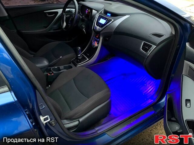 Хендай Элантра, объемом двигателя 1.6 л и пробегом 63 тыс. км за 9800 $, фото 12 на Automoto.ua