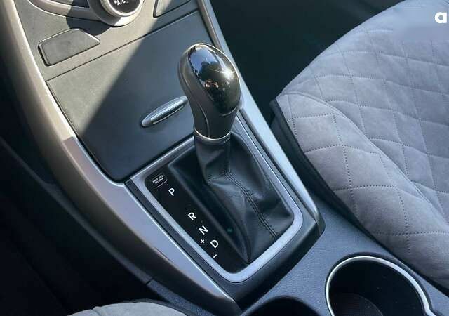 Хендай Элантра, объемом двигателя 1.8 л и пробегом 321 тыс. км за 10499 $, фото 22 на Automoto.ua