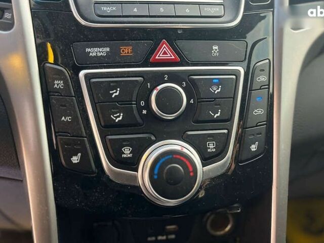 Хендай Елантра, об'ємом двигуна 2 л та пробігом 81 тис. км за 10500 $, фото 18 на Automoto.ua