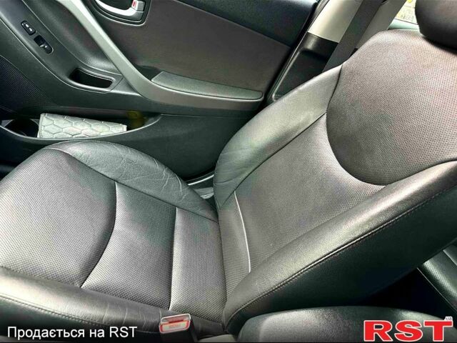Хендай Элантра, объемом двигателя 1.8 л и пробегом 142 тыс. км за 12300 $, фото 7 на Automoto.ua