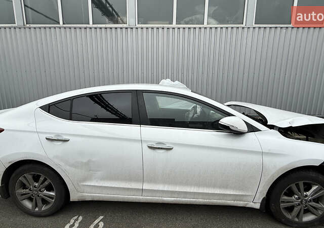 Хендай Элантра, объемом двигателя 1.6 л и пробегом 170 тыс. км за 7000 $, фото 3 на Automoto.ua