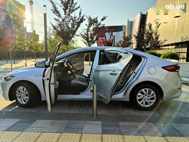 Хендай Элантра, объемом двигателя 0 л и пробегом 235 тыс. км за 8990 $, фото 9 на Automoto.ua