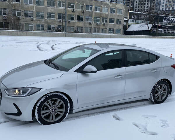 Хендай Елантра, об'ємом двигуна 2 л та пробігом 70 тис. км за 12800 $, фото 2 на Automoto.ua