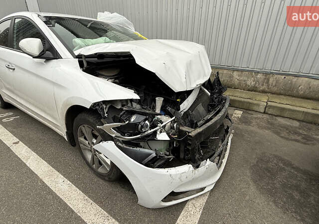 Хендай Элантра, объемом двигателя 1.6 л и пробегом 170 тыс. км за 7000 $, фото 2 на Automoto.ua