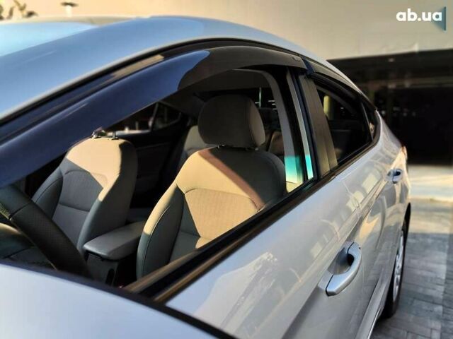 Хендай Элантра, объемом двигателя 0 л и пробегом 235 тыс. км за 8990 $, фото 3 на Automoto.ua