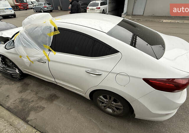 Хендай Элантра, объемом двигателя 1.6 л и пробегом 170 тыс. км за 7000 $, фото 4 на Automoto.ua