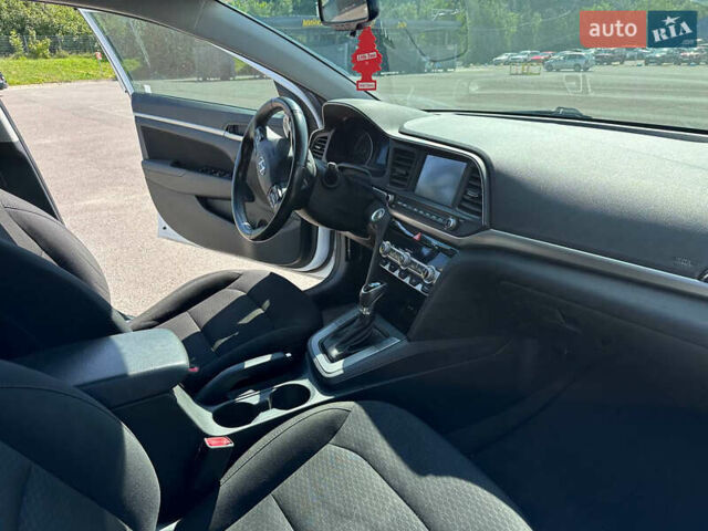 Хендай Элантра, объемом двигателя 1.98 л и пробегом 196 тыс. км за 12900 $, фото 9 на Automoto.ua