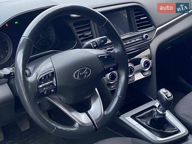 Хендай Элантра, объемом двигателя 1.6 л и пробегом 69 тыс. км за 15500 $, фото 29 на Automoto.ua