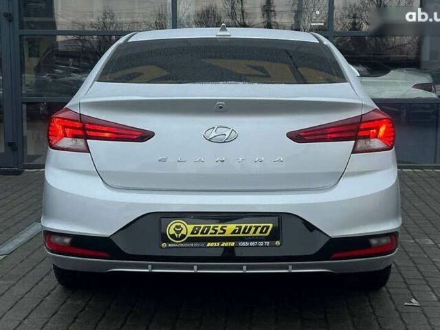 Хендай Элантра, объемом двигателя 2 л и пробегом 62 тыс. км за 14800 $, фото 5 на Automoto.ua