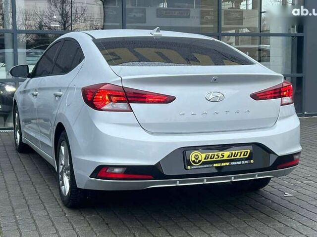 Хендай Элантра, объемом двигателя 2 л и пробегом 62 тыс. км за 14800 $, фото 4 на Automoto.ua