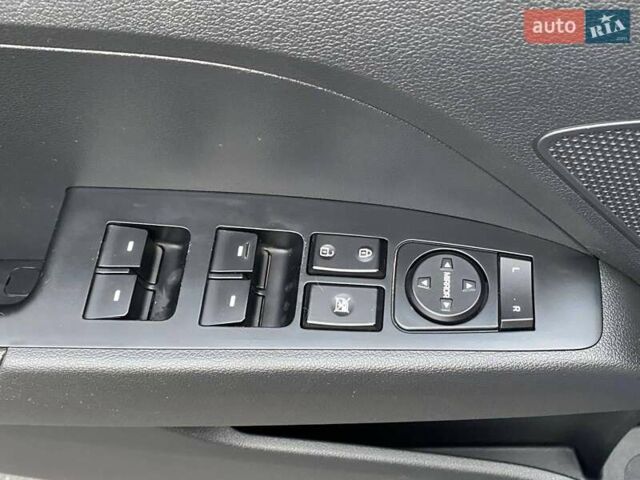 Хендай Элантра, объемом двигателя 1.6 л и пробегом 69 тыс. км за 15500 $, фото 45 на Automoto.ua