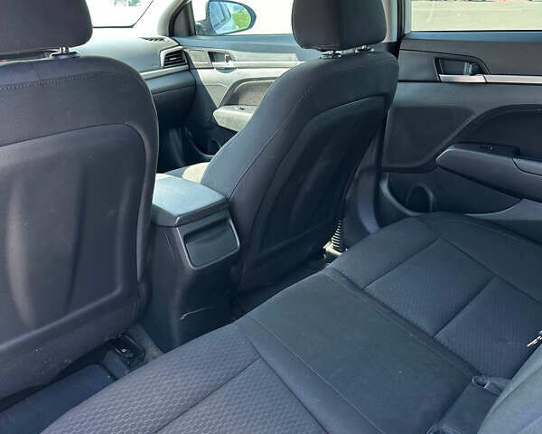 Хендай Элантра, объемом двигателя 1.98 л и пробегом 196 тыс. км за 12900 $, фото 11 на Automoto.ua