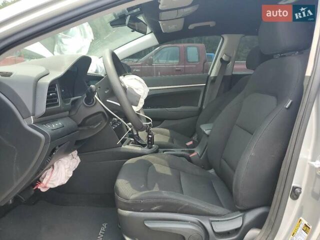 Хендай Елантра, об'ємом двигуна 2 л та пробігом 105 тис. км за 2800 $, фото 6 на Automoto.ua