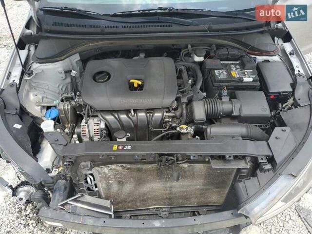 Хендай Елантра, об'ємом двигуна 2 л та пробігом 105 тис. км за 2800 $, фото 10 на Automoto.ua