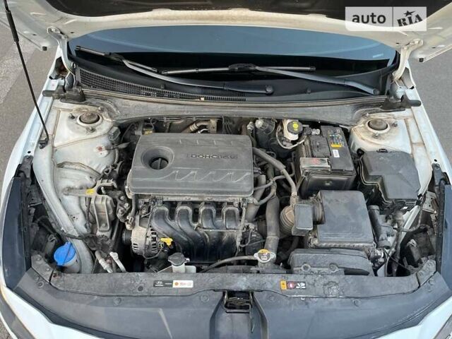 Хендай Элантра, объемом двигателя 1.59 л и пробегом 58 тыс. км за 18800 $, фото 11 на Automoto.ua