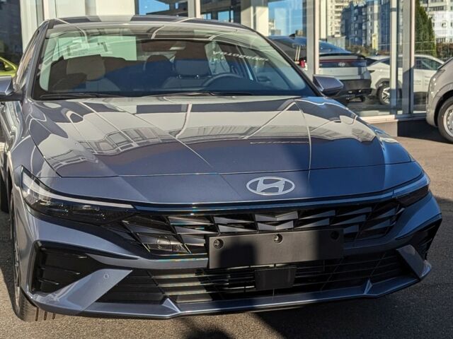 купить новое авто Хендай Элантра 2024 года от официального дилера Автоберег HYUNDAI на Бальзака Хендай фото