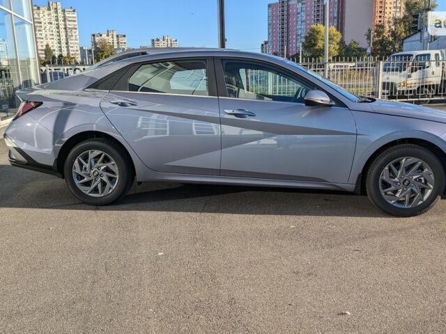 купить новое авто Хендай Элантра 2024 года от официального дилера Автоберег HYUNDAI на Бальзака Хендай фото