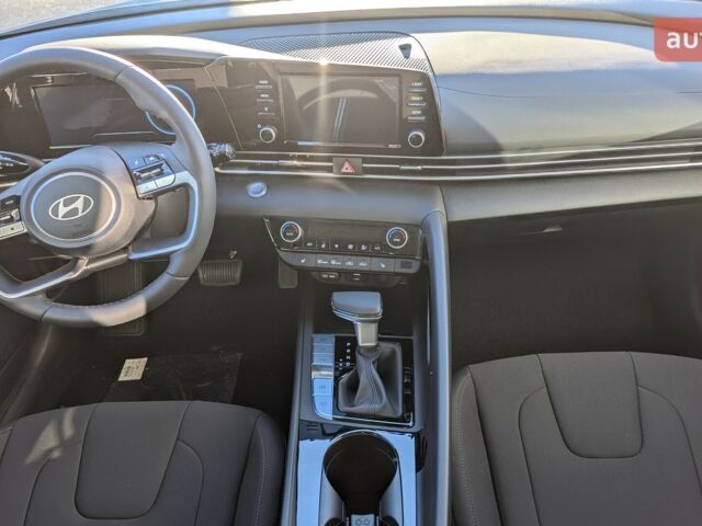 купить новое авто Хендай Элантра 2024 года от официального дилера Автоберег HYUNDAI на Бальзака Хендай фото