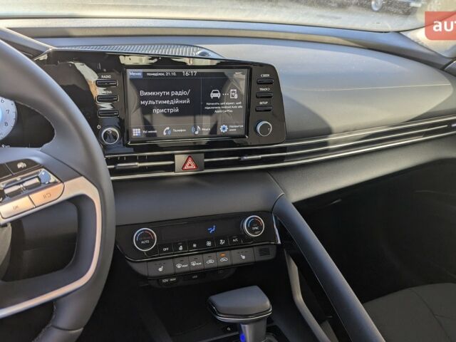 купить новое авто Хендай Элантра 2024 года от официального дилера Автоберег HYUNDAI на Бальзака Хендай фото