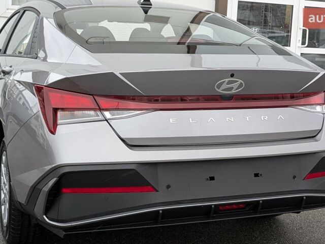 купить новое авто Хендай Элантра 2024 года от официального дилера Автоберег HYUNDAI на Бальзака Хендай фото