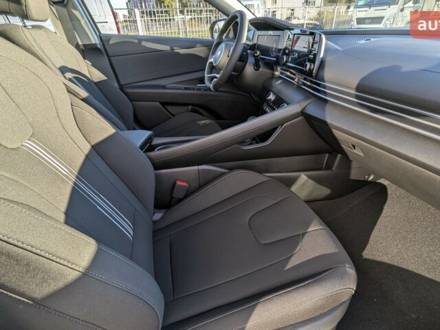 купить новое авто Хендай Элантра 2024 года от официального дилера Автоберег HYUNDAI на Бальзака Хендай фото