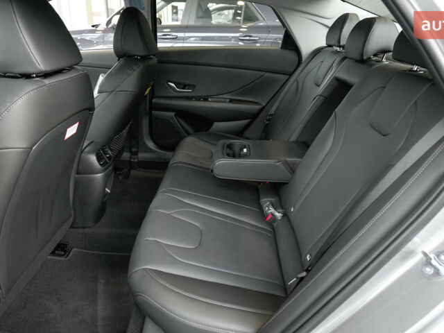 купить новое авто Хендай Элантра 2025 года от официального дилера Hyundai центр Львів Хендай фото