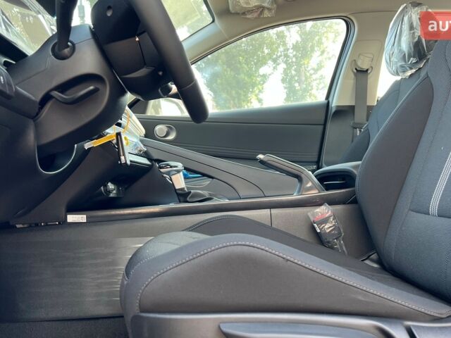 Хендай Елантра 2025 року купити нове авто Хендай Елантра 2025 року від офіційного дилера Автоцентр AUTO.RIA Хендай фото