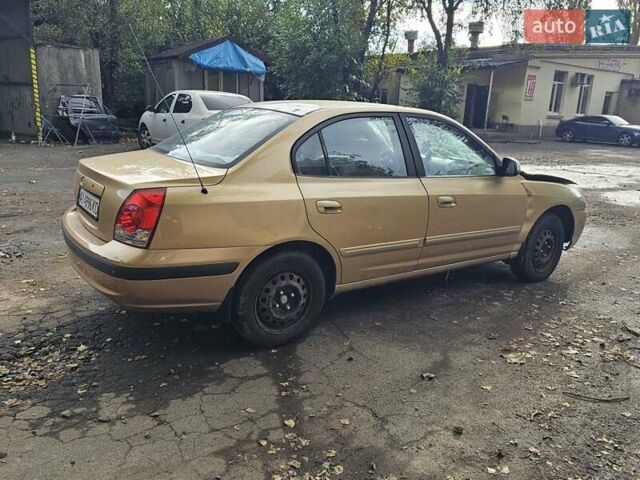 Желтый Хендай Элантра, объемом двигателя 1.99 л и пробегом 200 тыс. км за 1400 $, фото 6 на Automoto.ua