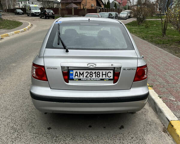 Сірий Хендай Елантра, об'ємом двигуна 1.99 л та пробігом 219 тис. км за 3699 $, фото 4 на Automoto.ua