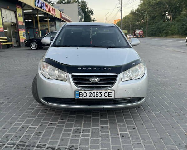 Серый Хендай Элантра, объемом двигателя 1.6 л и пробегом 220 тыс. км за 5950 $, фото 1 на Automoto.ua