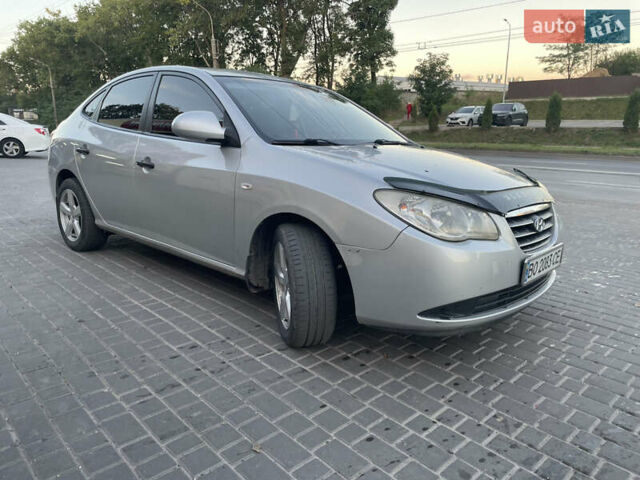 Серый Хендай Элантра, объемом двигателя 1.6 л и пробегом 220 тыс. км за 5950 $, фото 5 на Automoto.ua