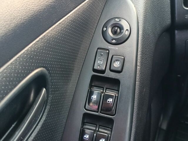 Серый Хендай Элантра, объемом двигателя 1.6 л и пробегом 162 тыс. км за 5650 $, фото 2 на Automoto.ua