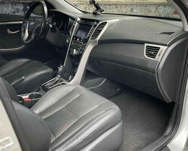 Серый Хендай Элантра, объемом двигателя 1.8 л и пробегом 115 тыс. км за 10500 $, фото 11 на Automoto.ua