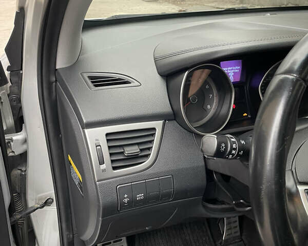 Серый Хендай Элантра, объемом двигателя 1.8 л и пробегом 115 тыс. км за 10500 $, фото 15 на Automoto.ua