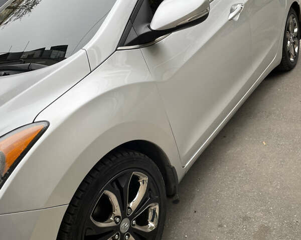 Серый Хендай Элантра, объемом двигателя 1.8 л и пробегом 115 тыс. км за 10500 $, фото 3 на Automoto.ua