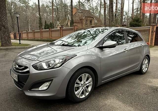 Серый Хендай Элантра, объемом двигателя 1.8 л и пробегом 207 тыс. км за 7300 $, фото 1 на Automoto.ua