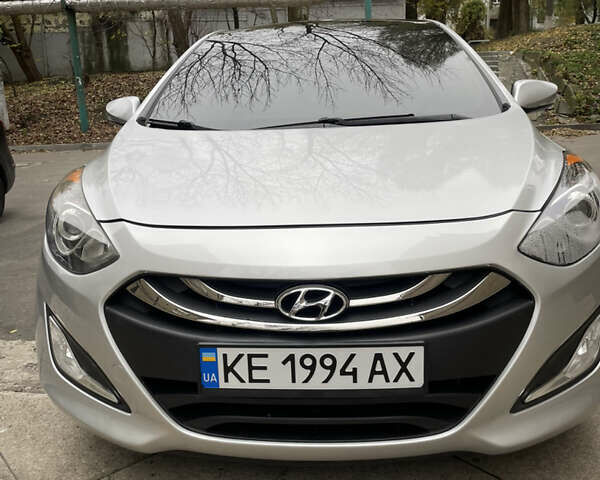 Серый Хендай Элантра, объемом двигателя 1.8 л и пробегом 115 тыс. км за 10500 $, фото 2 на Automoto.ua