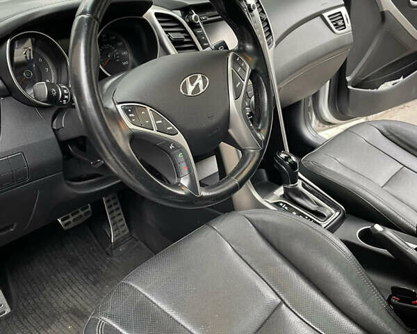 Серый Хендай Элантра, объемом двигателя 1.8 л и пробегом 115 тыс. км за 10500 $, фото 12 на Automoto.ua