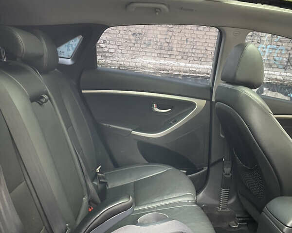 Серый Хендай Элантра, объемом двигателя 1.8 л и пробегом 115 тыс. км за 10500 $, фото 9 на Automoto.ua