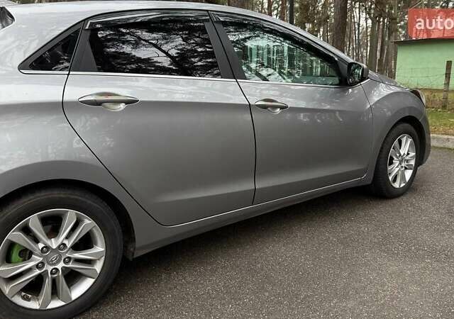 Серый Хендай Элантра, объемом двигателя 1.8 л и пробегом 207 тыс. км за 7300 $, фото 4 на Automoto.ua