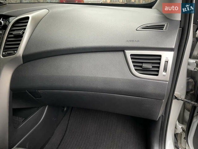 Серый Хендай Элантра, объемом двигателя 1.8 л и пробегом 115 тыс. км за 10500 $, фото 18 на Automoto.ua